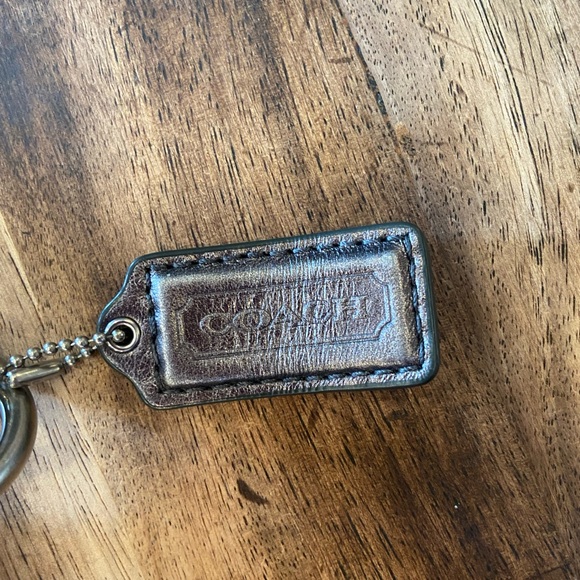 COACH vintage leather metallic/silver Y2K shoulder bag - Picture 8 of 10